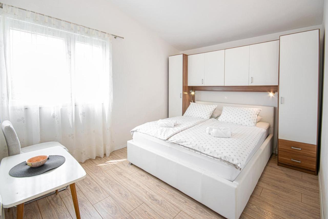 Apartments Villa Luce Makarska Exteriör bild