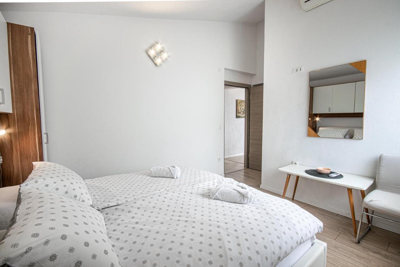 Apartments Villa Luce Makarska Exteriör bild