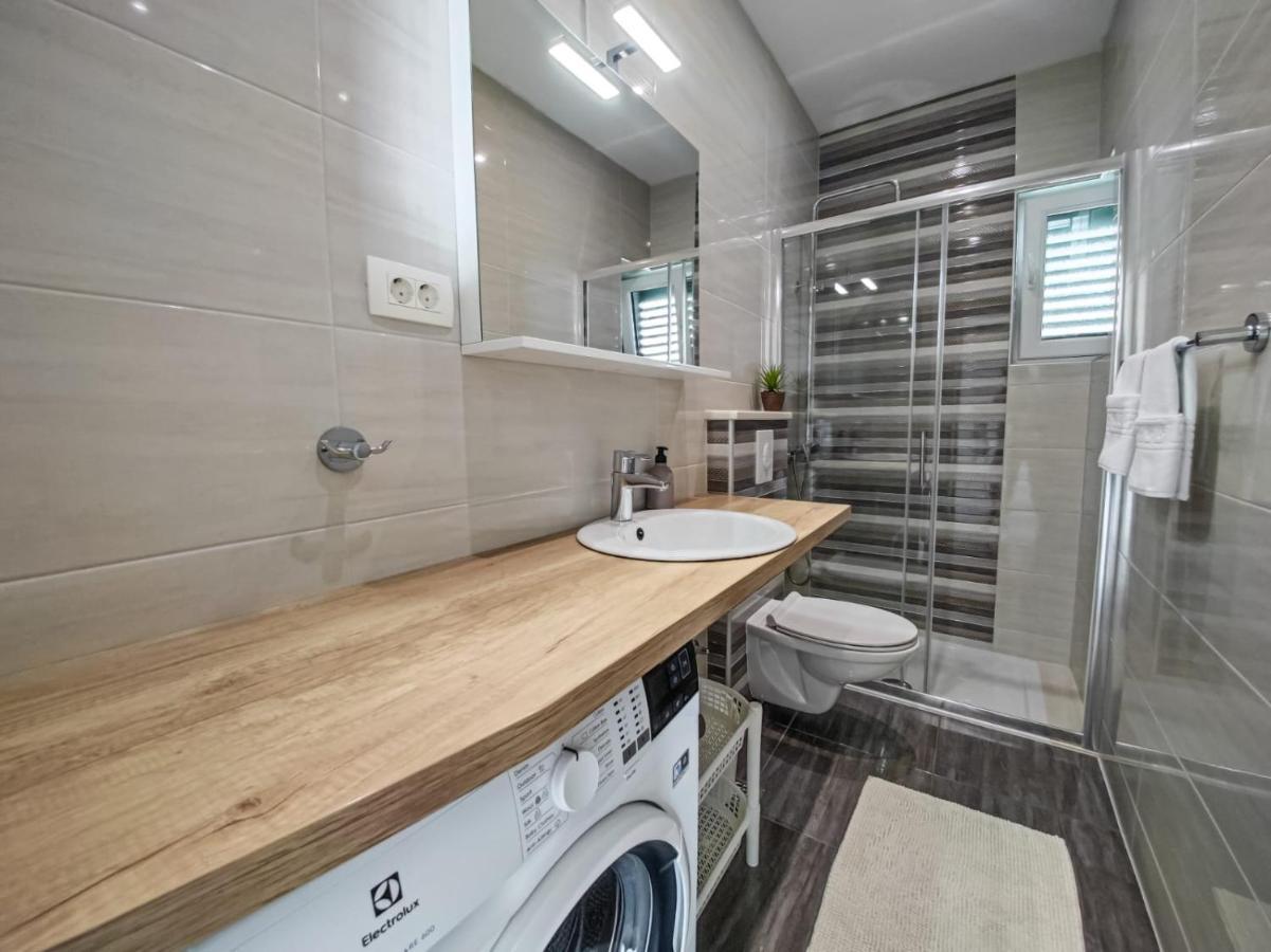 Apartments Villa Luce Makarska Exteriör bild