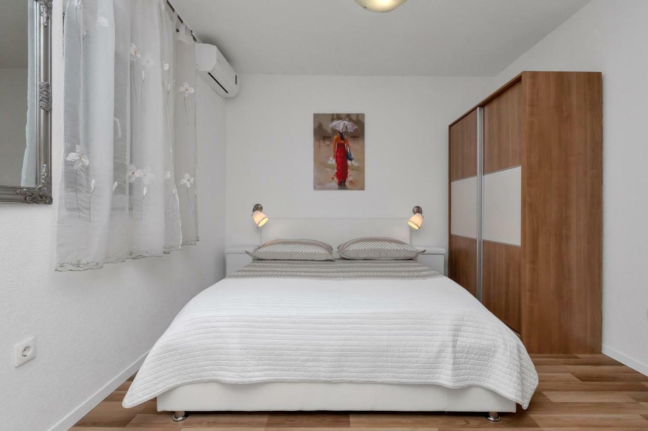 Apartments Villa Luce Makarska Exteriör bild